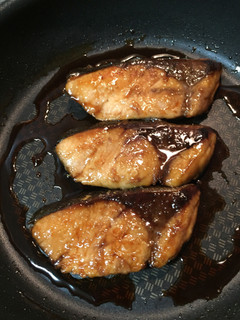 ブリの照り焼き☆皮パリパリ-レシピのメイン写真