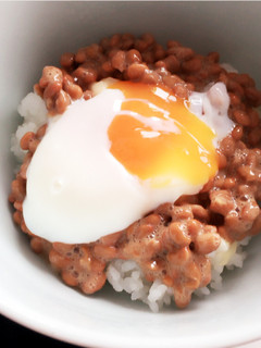 温泉卵のっけ丼-レシピのメイン写真
