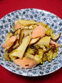 簡単!筍と春キャベツと鮭の塩昆布炒め-レシピのメイン写真