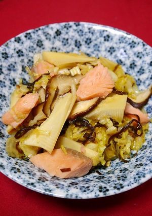 簡単！筍と春キャベツと鮭の塩昆布炒め-レシピのメイン写真