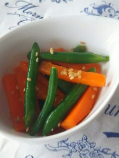 簡単あと一品に☆人参とインゲンの胡麻和え-レシピのメイン写真