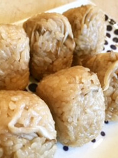 まいたけご飯のおにぎり-レシピのメイン写真