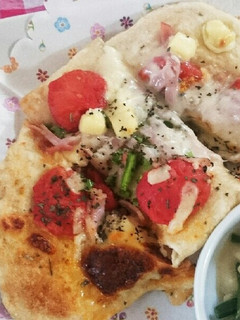 まるごとプチトマトとベーコンピザ-レシピのメイン写真