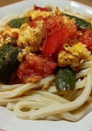 炒めトマトときゅうりと卵のコク旨うどん-レシピのメイン写真