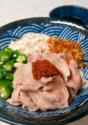 丸〇製麺の大好物♪梅とろろ豚しゃぶうどん-レシピのメイン写真