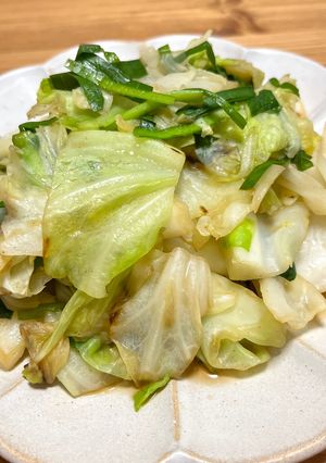 ただの野菜炒め(キャベツとニラ)-レシピのメイン写真