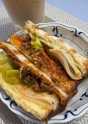 【活用朝食】ミートとチーズのホットサンド-レシピのメイン写真