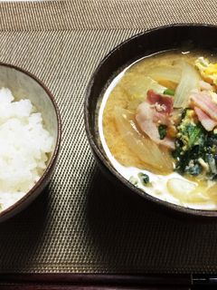 【菜の花とベーコンの春の味噌汁】-レシピのメイン写真