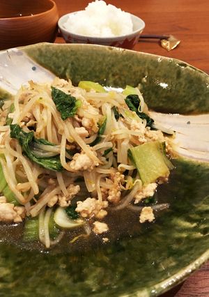 簡単節約☆鶏ひきもやしとチンゲン菜炒め-レシピのメイン写真