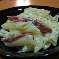 基本からアレンジまで！思わずつくりたくなる「サラミサラダ」のレシピ