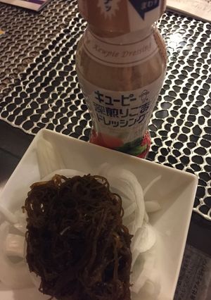まるごと+新玉ねぎのもずくサラダ-レシピのメイン写真