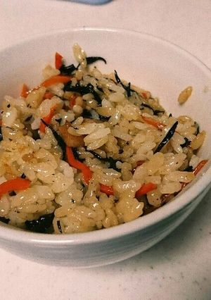 簡単・おいしいひじきの混ぜご飯-レシピのメイン写真