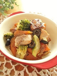 鶏肉と人参とオリーブの塩味蒸し焼き-レシピのメイン写真