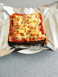 冷蔵庫の残り野菜でピザトースト-レシピのメイン写真
