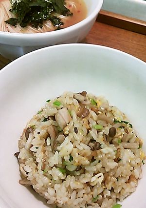 しめじ嵩増し炒飯-レシピのメイン写真