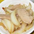 豚トロと玉ねぎの甘辛炒め