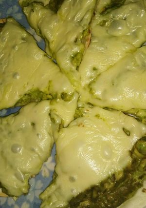 餃子の皮でパリパリアボカドピザ-レシピのメイン写真