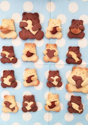話題入♡抱っこくまさん♡型抜きクッキー♡-レシピのメイン写真