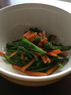 【スキマ弁当】人参とピーマンの麺つゆ炒め-レシピのメイン写真