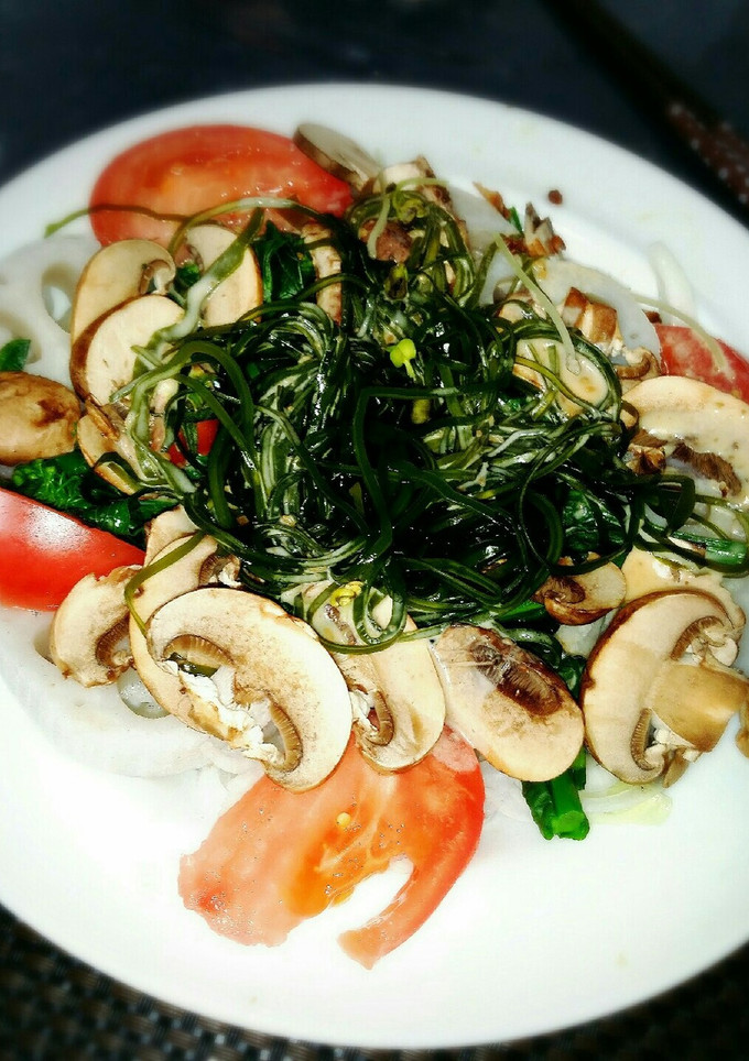 丸ごと新玉ねぎの春のごちそう旬野菜サラダ-レシピのメイン写真