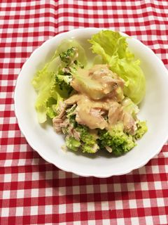 まるごとブロッコリー胡麻ドレッシング和え-レシピのメイン写真