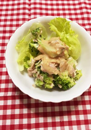 まるごとブロッコリー胡麻ドレッシング和え-レシピのメイン写真