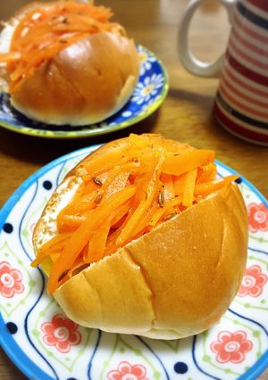甘〜い香り♡人参とクリームチーズのサンド-レシピのメイン写真