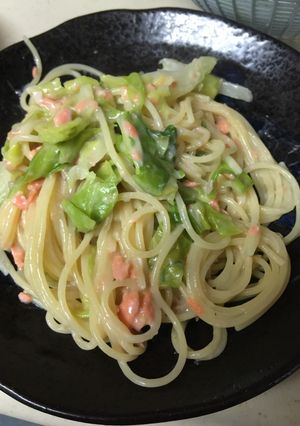 春キャベツと鮭のクリームスパ-レシピのメイン写真