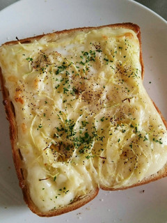 卵とキャベツとチーズのトースト-レシピのメイン写真