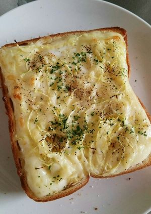 卵とキャベツとチーズのトースト-レシピのメイン写真