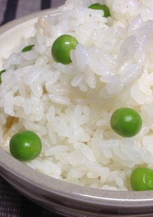簡単！鮮やかシワなし☆グリンピースごはん-レシピのメイン写真