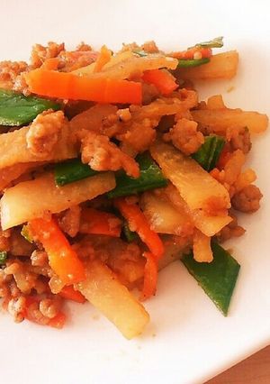簡単！きぬさやと挽き肉の味噌マヨいため-レシピのメイン写真