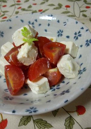クリームチーズとトマトのころころ節サラダ-レシピのメイン写真