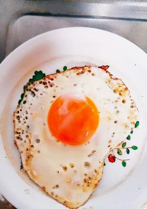 簡単すぎた☆黄身が真ん中にくる目玉焼き-レシピのメイン写真