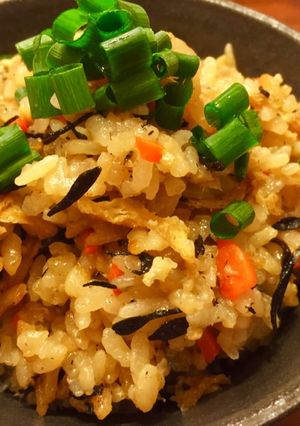 ツナ缶でほっこり優しい味の炊き込み御飯♡-レシピのメイン写真