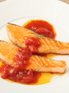 レモントマトソースのサーモンソテー-レシピのメイン写真