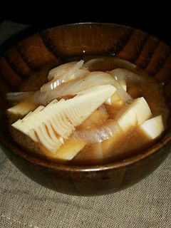 新玉ねぎと筍のお味噌汁-レシピのメイン写真