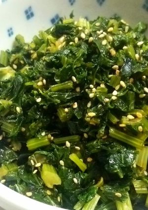 セロリの葉のふりかけ・佃煮ごま油炒め-レシピのメイン写真