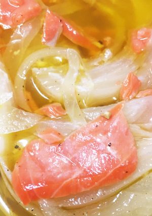 玉ねぎとスモークサーモンのマリネ-レシピのメイン写真