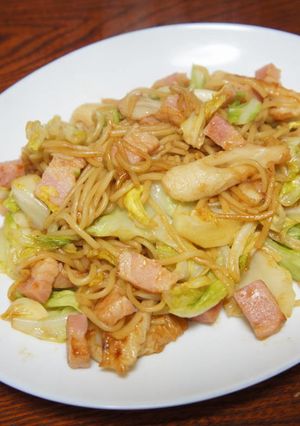 春きゃべつ・ベーコン・竹輪の焼きそば-レシピのメイン写真