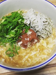 とろとろ卵と梅とろろあんかけうどん-レシピのメイン写真