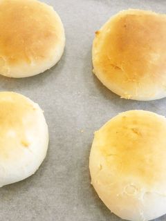 手捏ね☆お寝坊さん専用□朝焼き立て丸パン-レシピのメイン写真