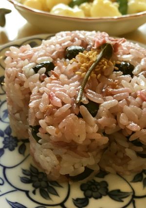 春のおもてなし！簡単ピンクの黒豆梅ご飯-レシピのメイン写真
