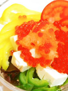 いくら乗せ豆腐サラダ-レシピのメイン写真
