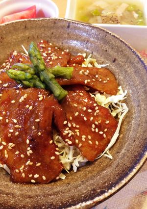 子どもも大好き♡トンテキ風豚バラ丼-レシピのメイン写真