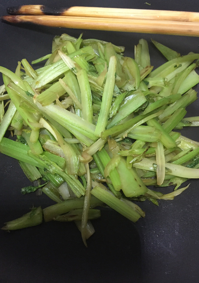 作り置き常備菜！セロリの簡単旨きんぴら-レシピのメイン写真