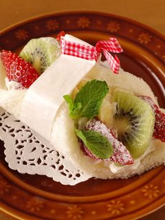ショートケーキ風フルーツサンドシナイッチ-レシピのメイン写真