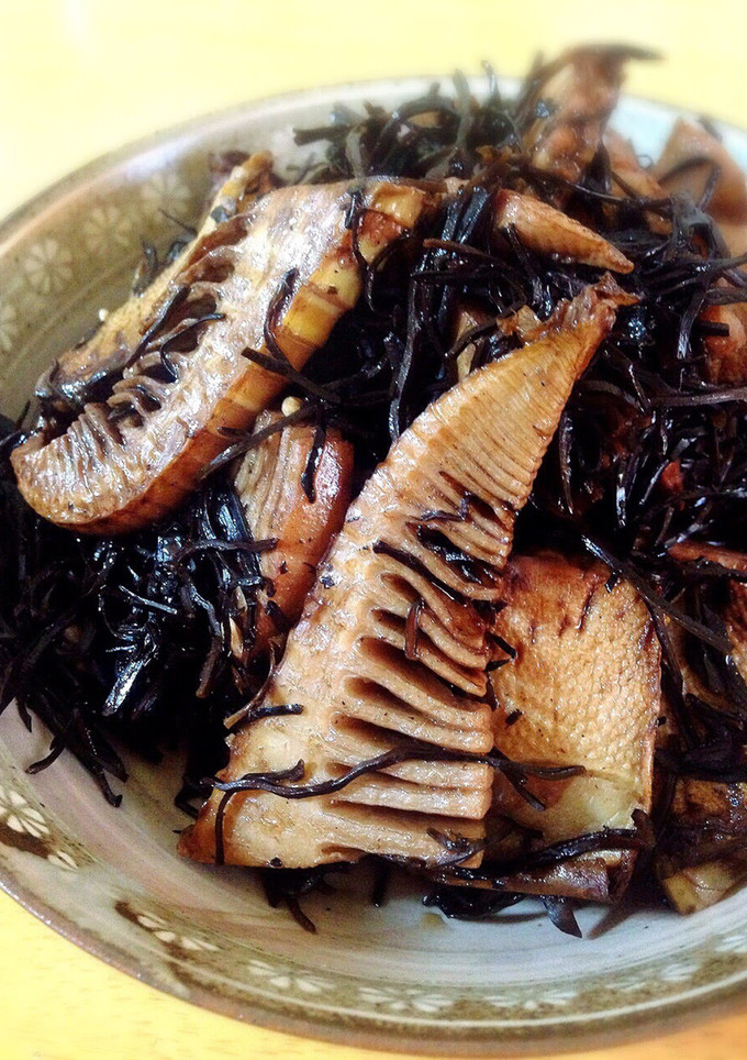 お醤油だけで！たけのことあらめの煮物-レシピのメイン写真