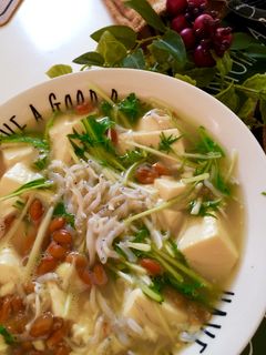 カップでそのまま!納豆と豆腐のスープ-レシピのメイン写真
