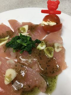 バジルソースでマグロのカルパッチョ-レシピのメイン写真